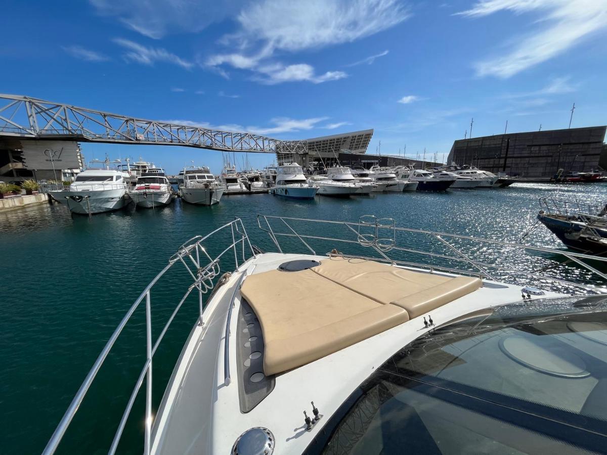 Hotel Yacht In Barcelona Sant Adria de Besos Exteriér fotografie
